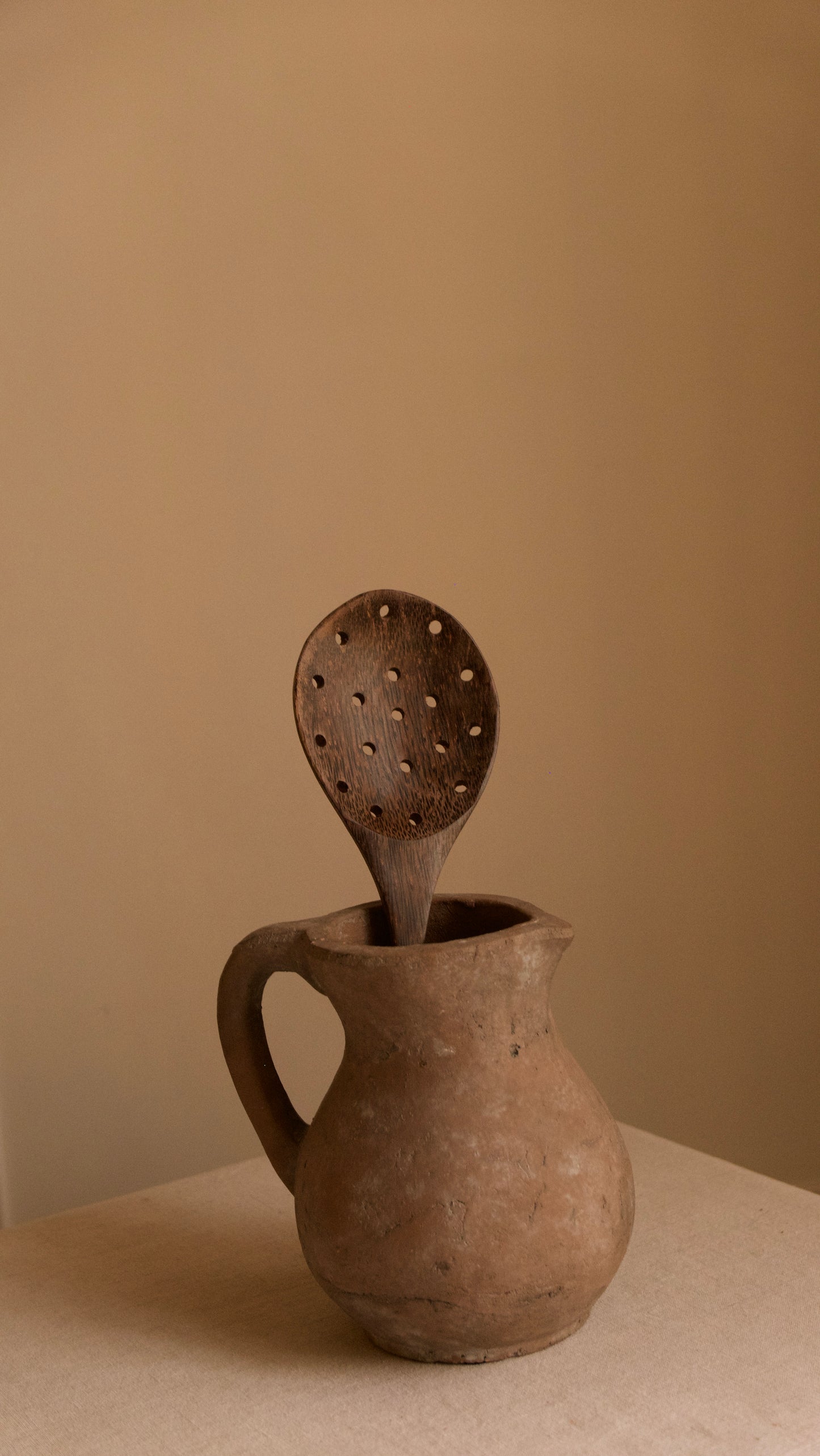 CUILLÈRE ÉCUMOIRE EN BOIS DE COCO