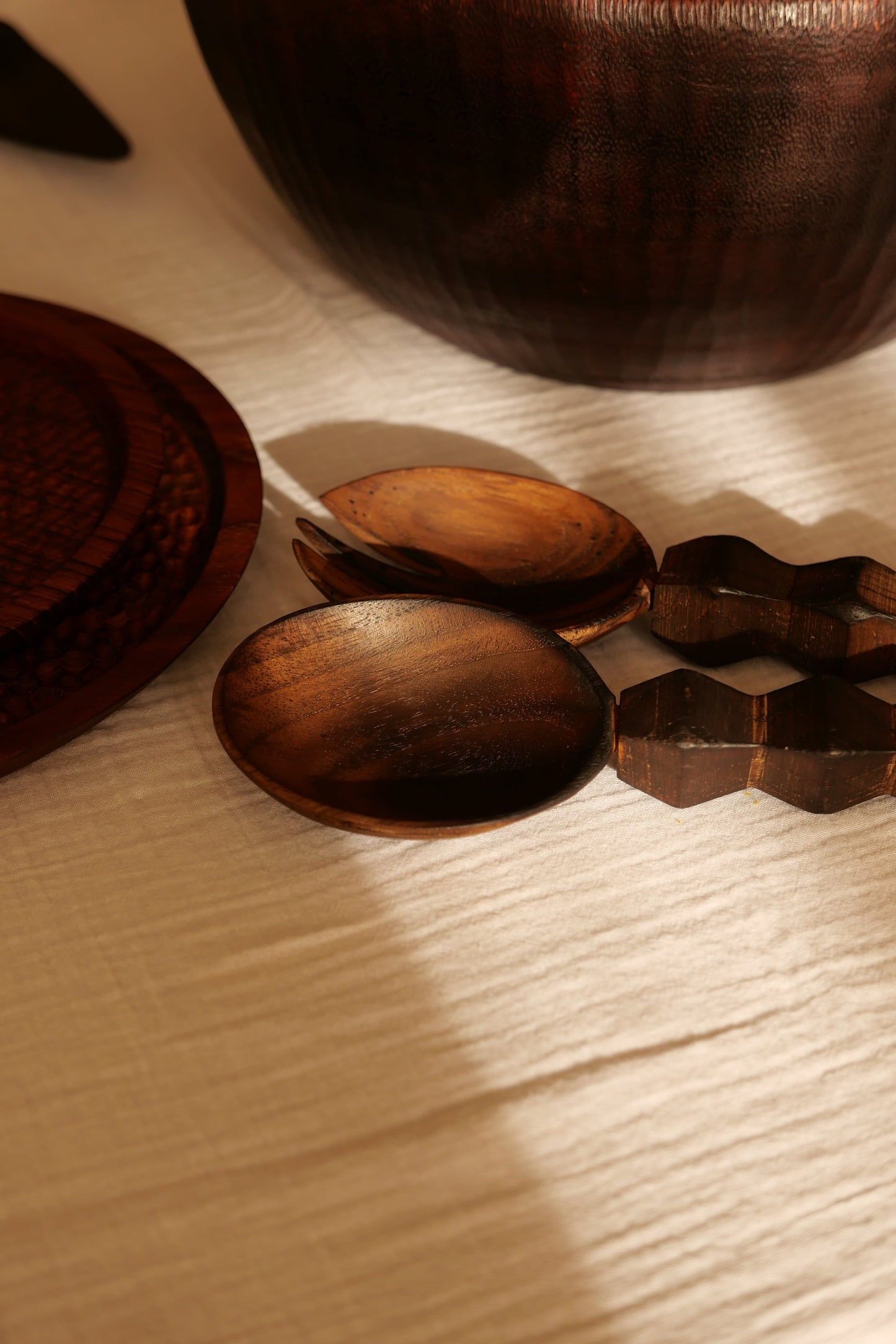 COUVERTS À SALADE EN BOIS BRULE