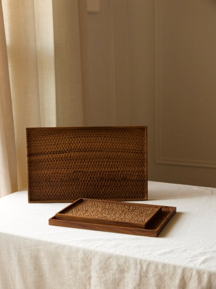 PLATEAU TEXTURÉ EN BOIS DE TECK