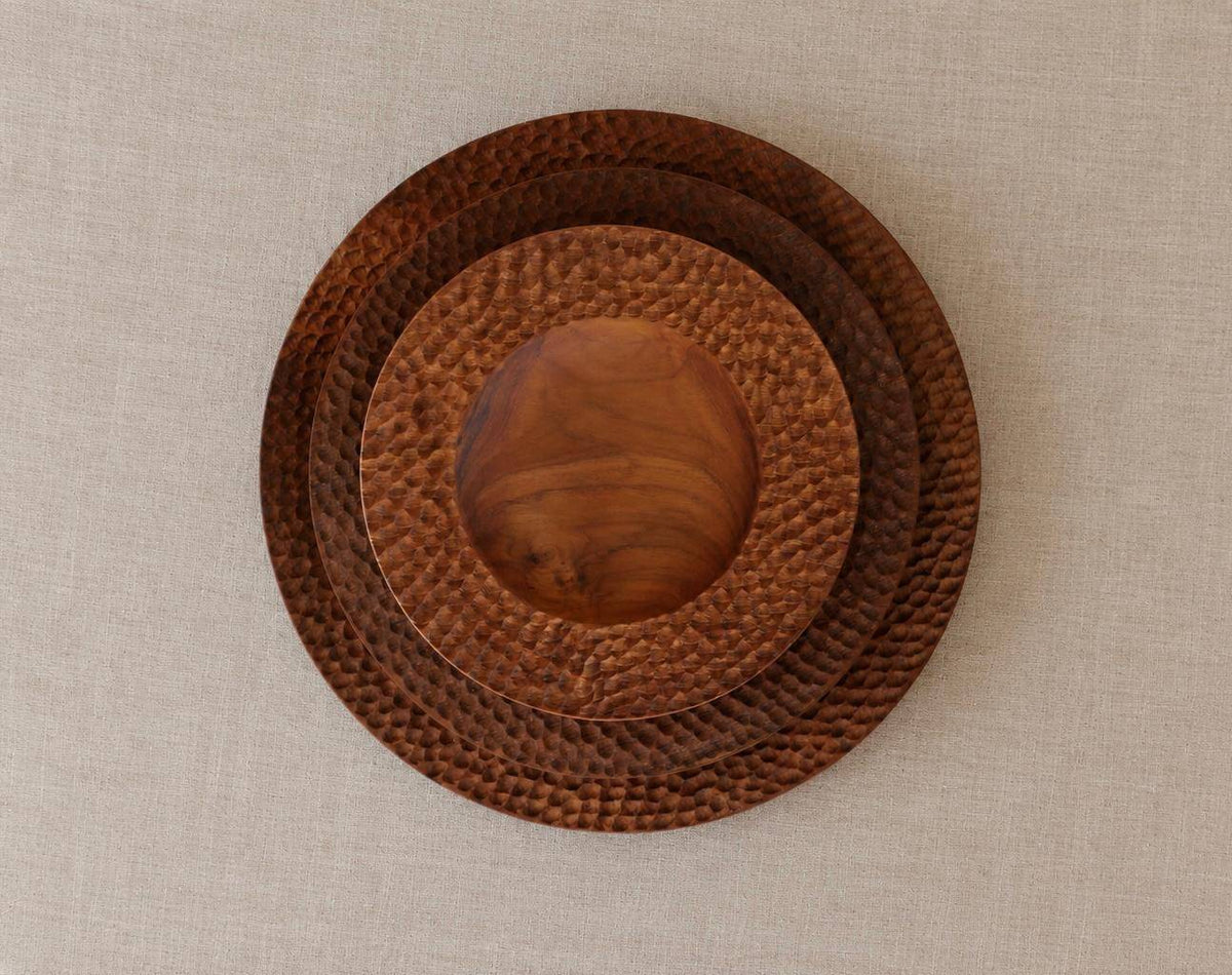 Assiettes NOMA - teck sculpté