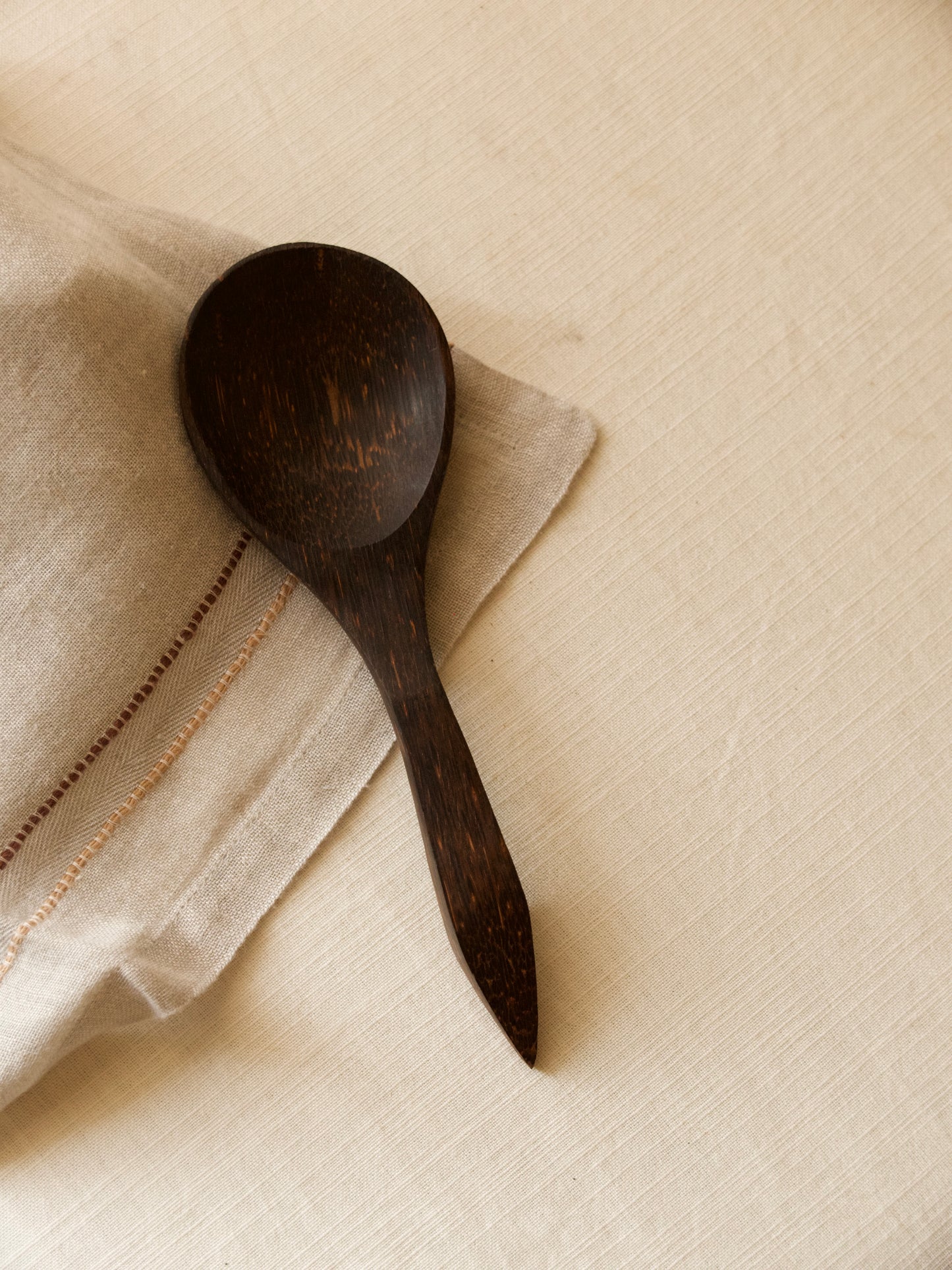 CUILLÈRE À RISOTTO EN BOIS DE COCO