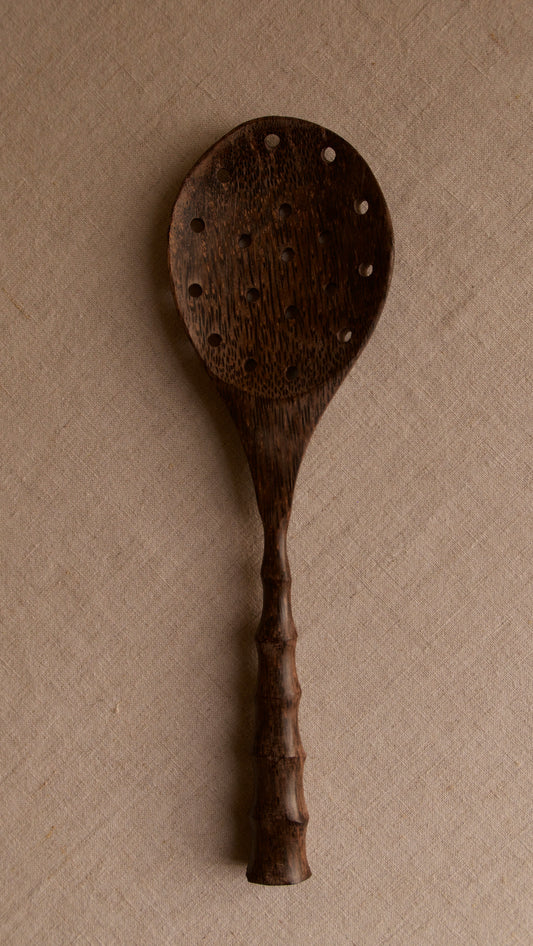 CUILLÈRE ÉCUMOIRE EN BOIS DE COCO