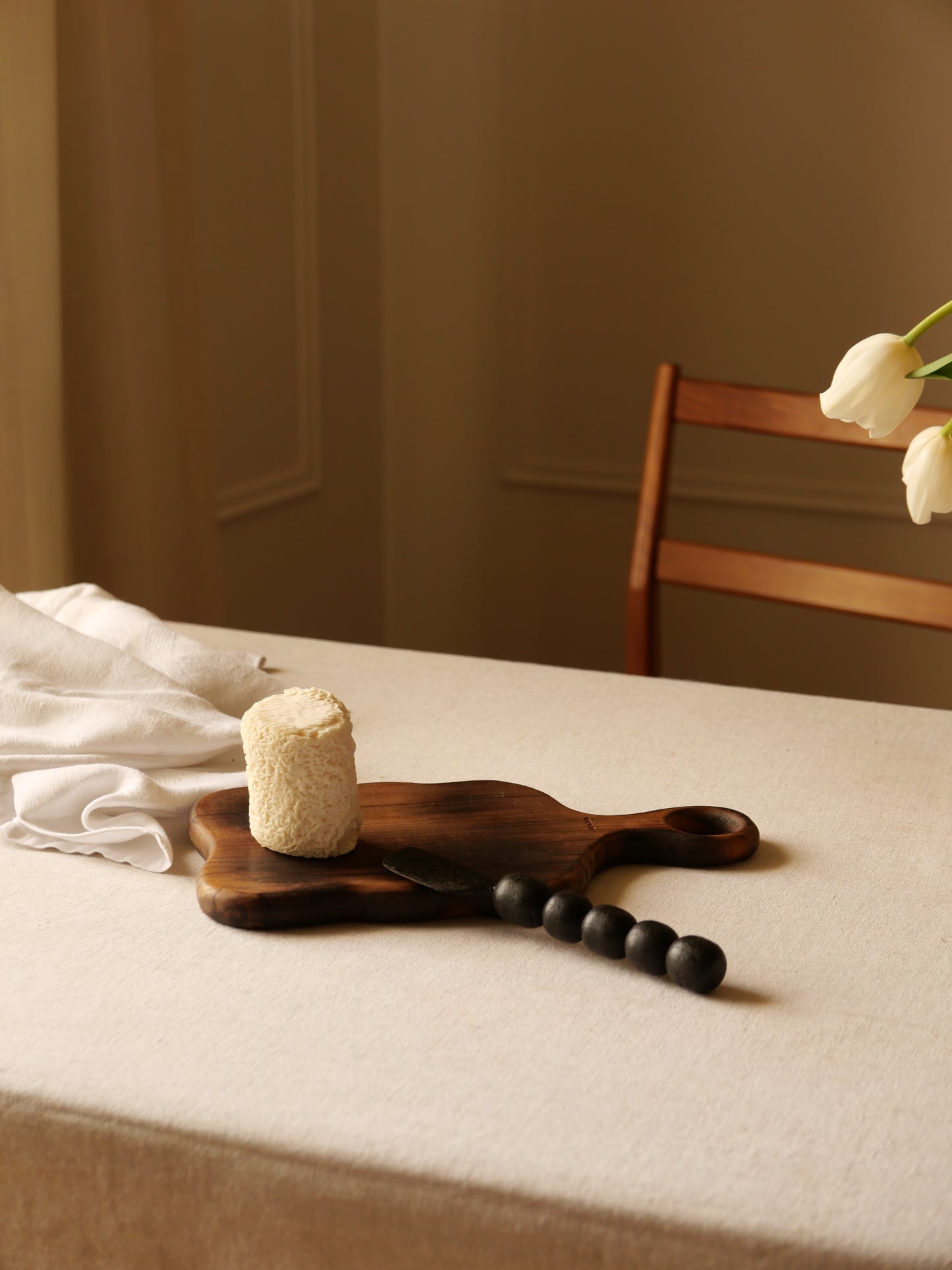 PLANCHE À DÉCOUPER EN BOIS BRÛLÉ