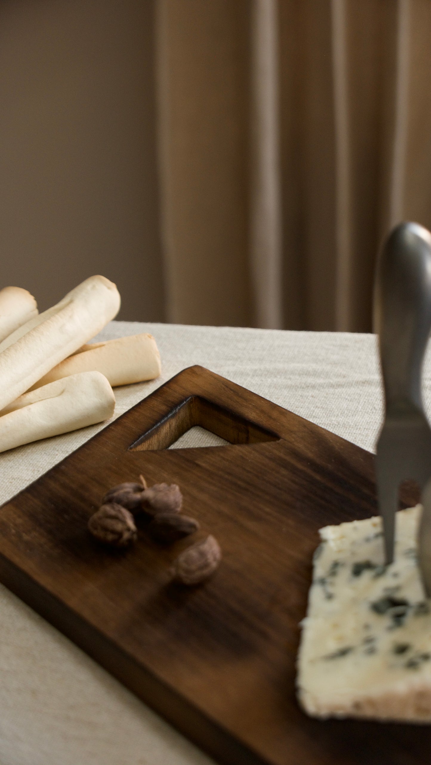 PLANCHE À DÉCOUPER SEGI